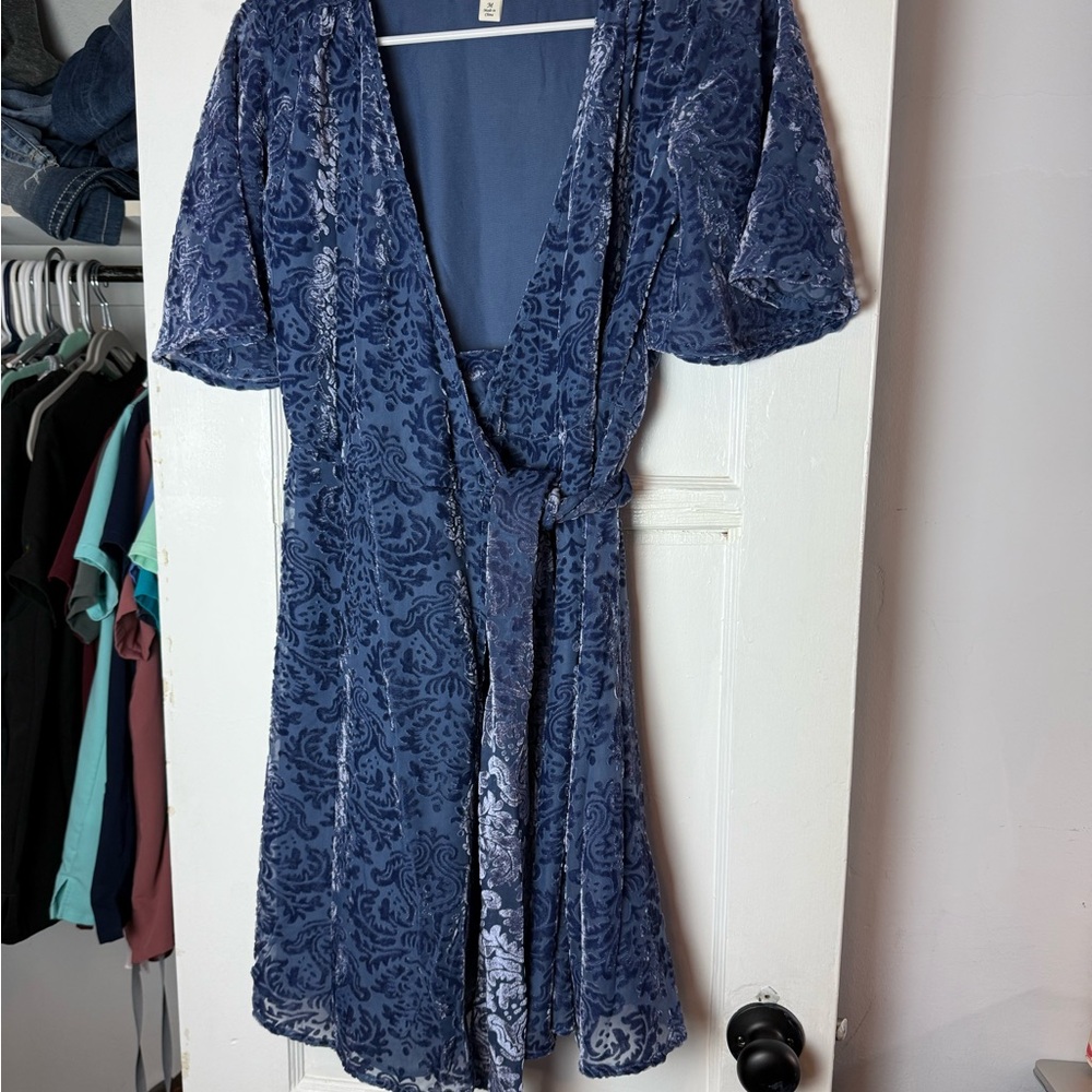 Miami Navy Floral Lace Dress